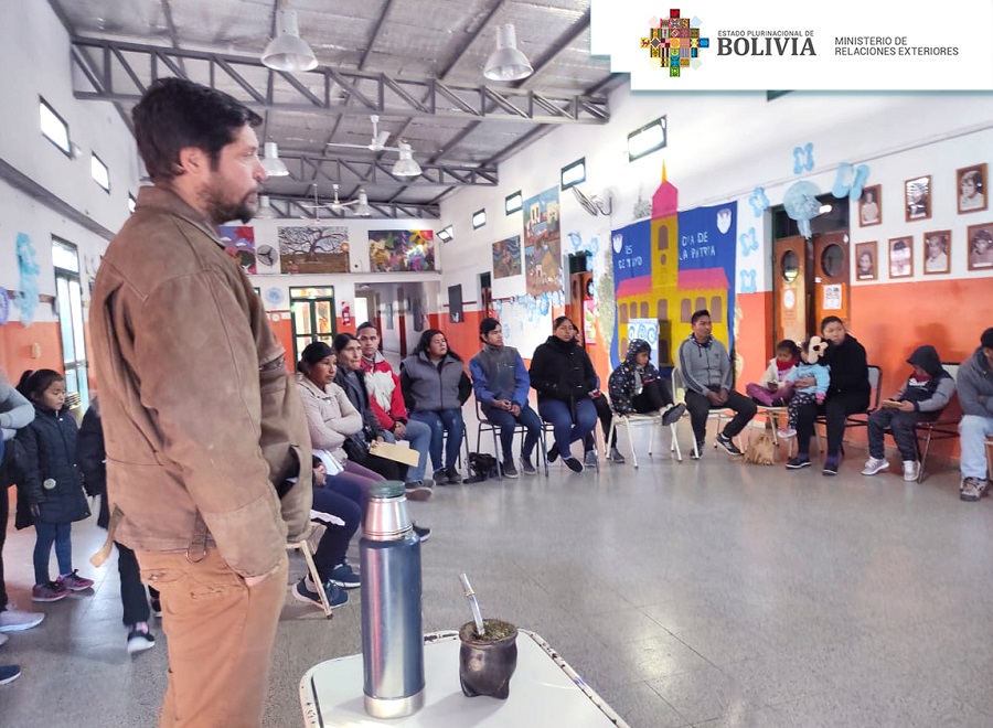 Los consulados de Bolivia en Argentina y Brasil brindaron “Atención Consular” a los connacionales en el extranjero este fin de semana