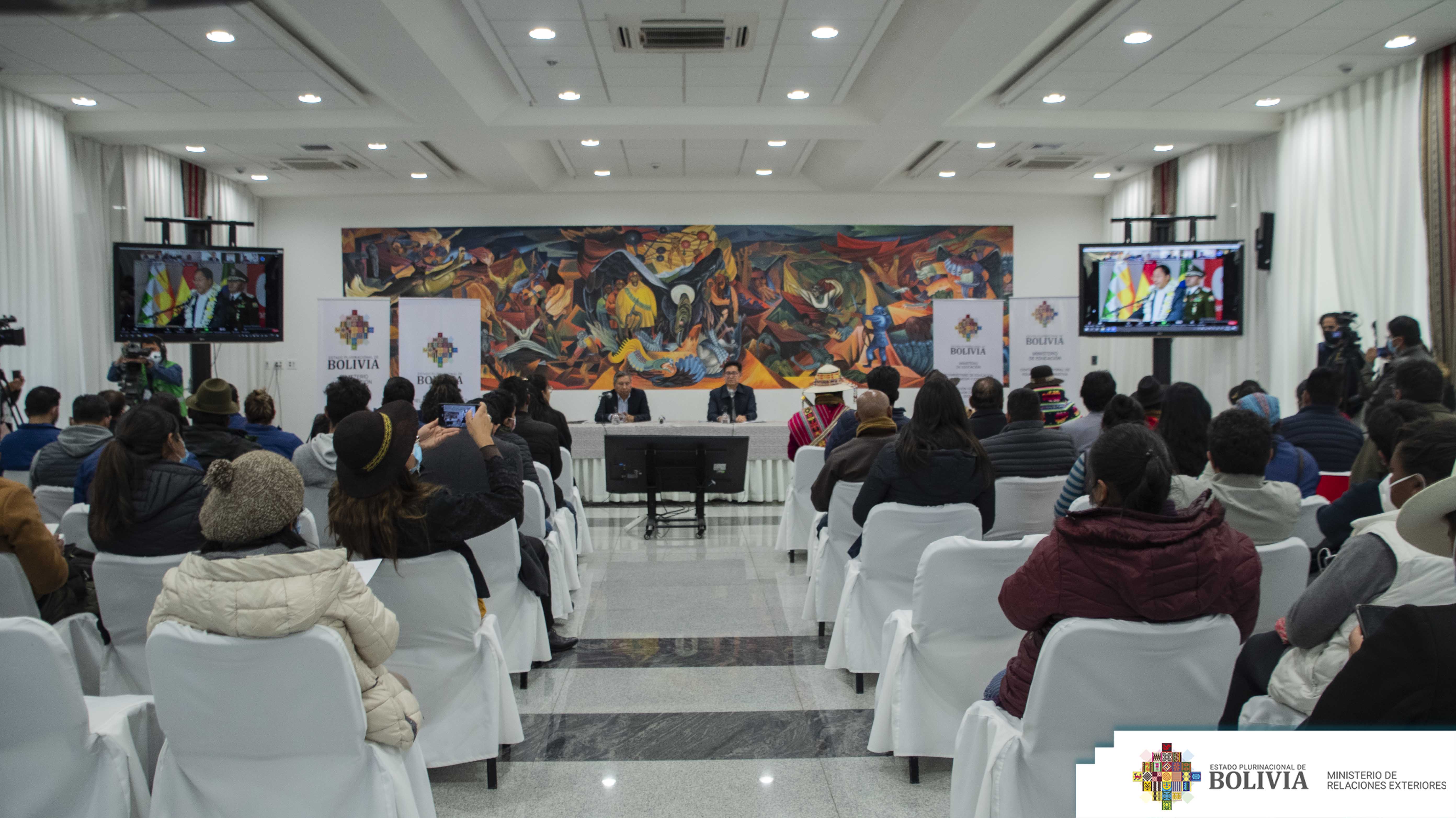 Lanzamiento del programa educativo del Bachillerato Técnico Humanístico a Distancia para la población boliviana migrante en el exterior