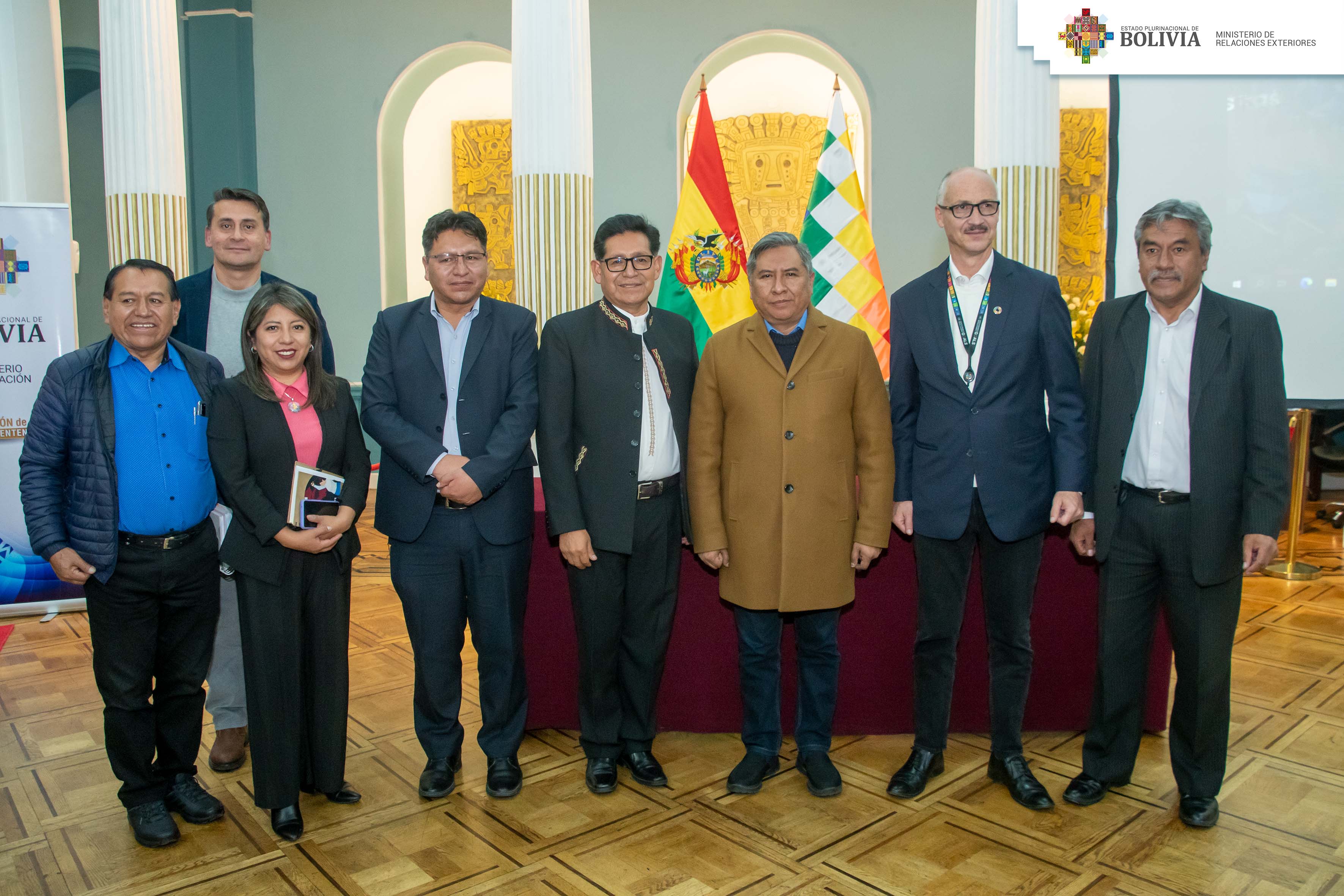 Cancillería entrega al Ministerio de Educación el sitio web de la participación de Bolivia en la Cumbre sobre la Transformación Educativa