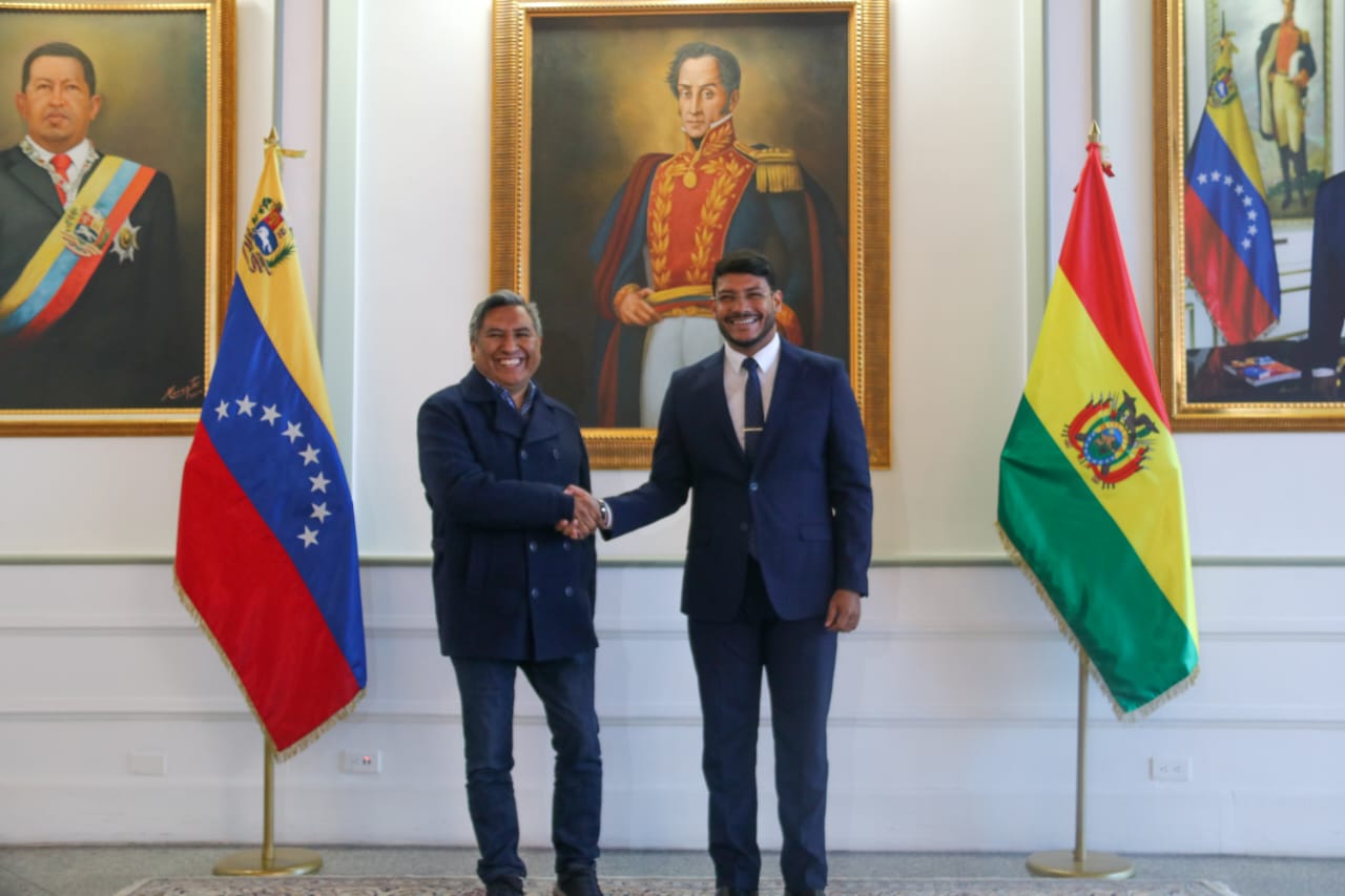 Canciller Rogelio Mayta arriba a Venezuela para iniciar trabajo de Comisión de Integración