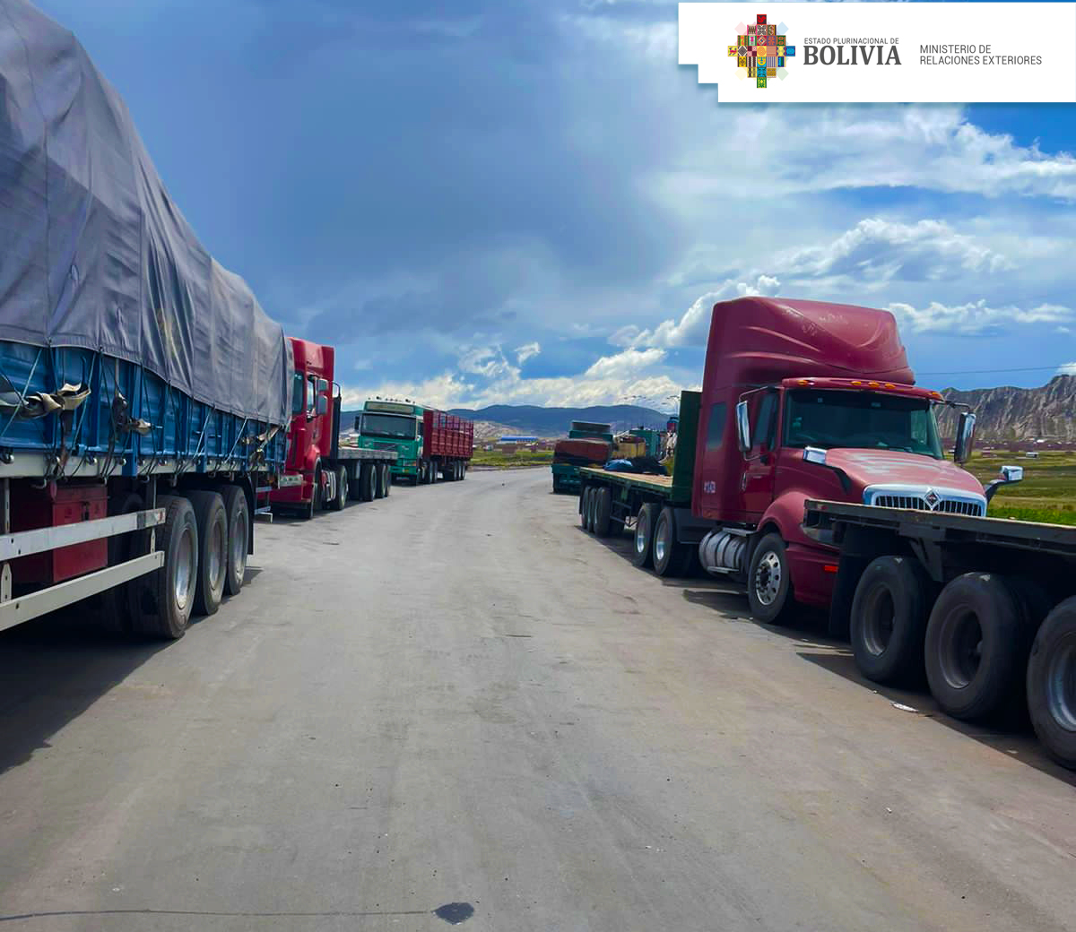 Camiones varados en Perú retornaron a Bolivia